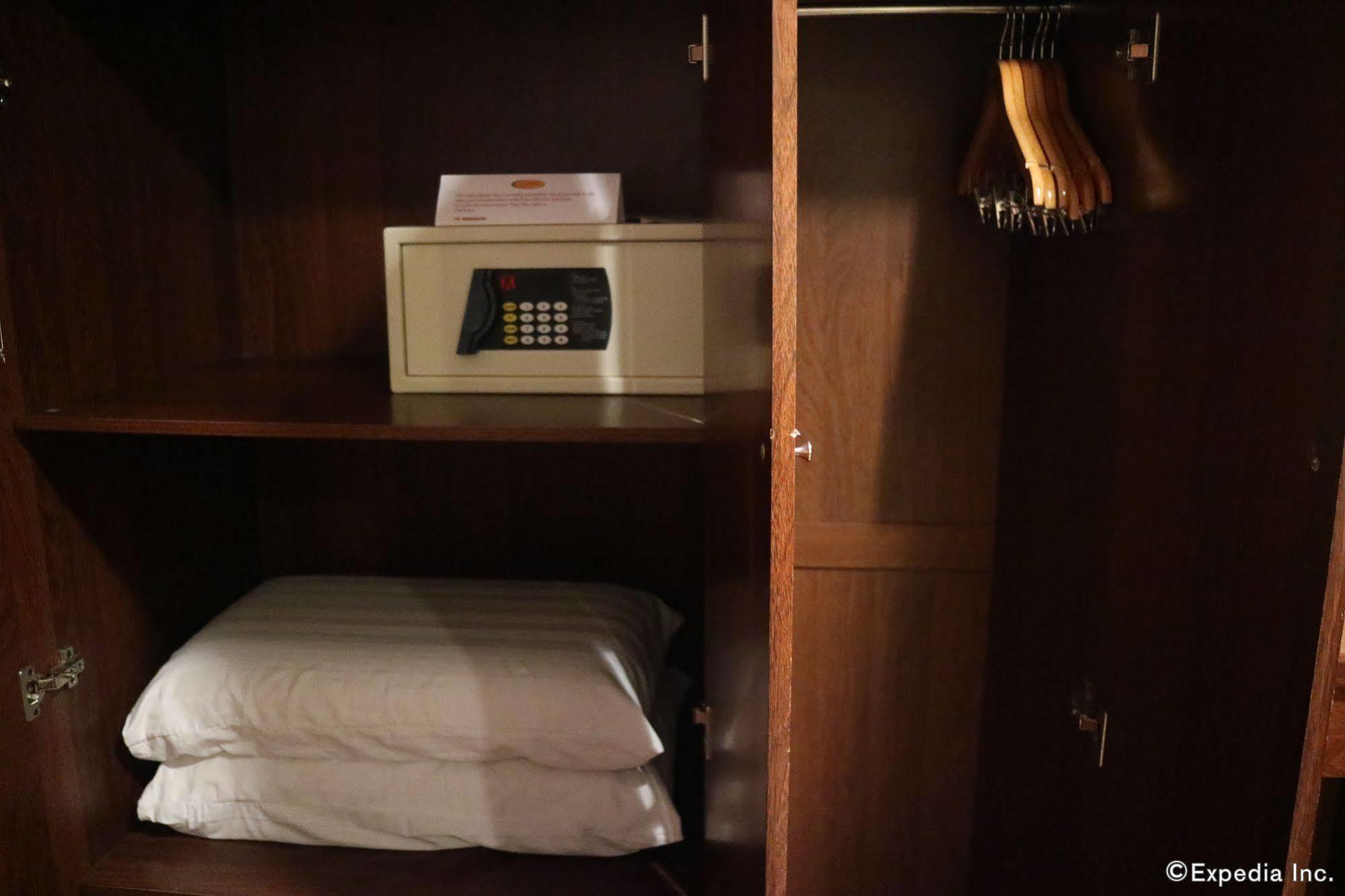 Iloilo Business Hotel Ngoại thất bức ảnh