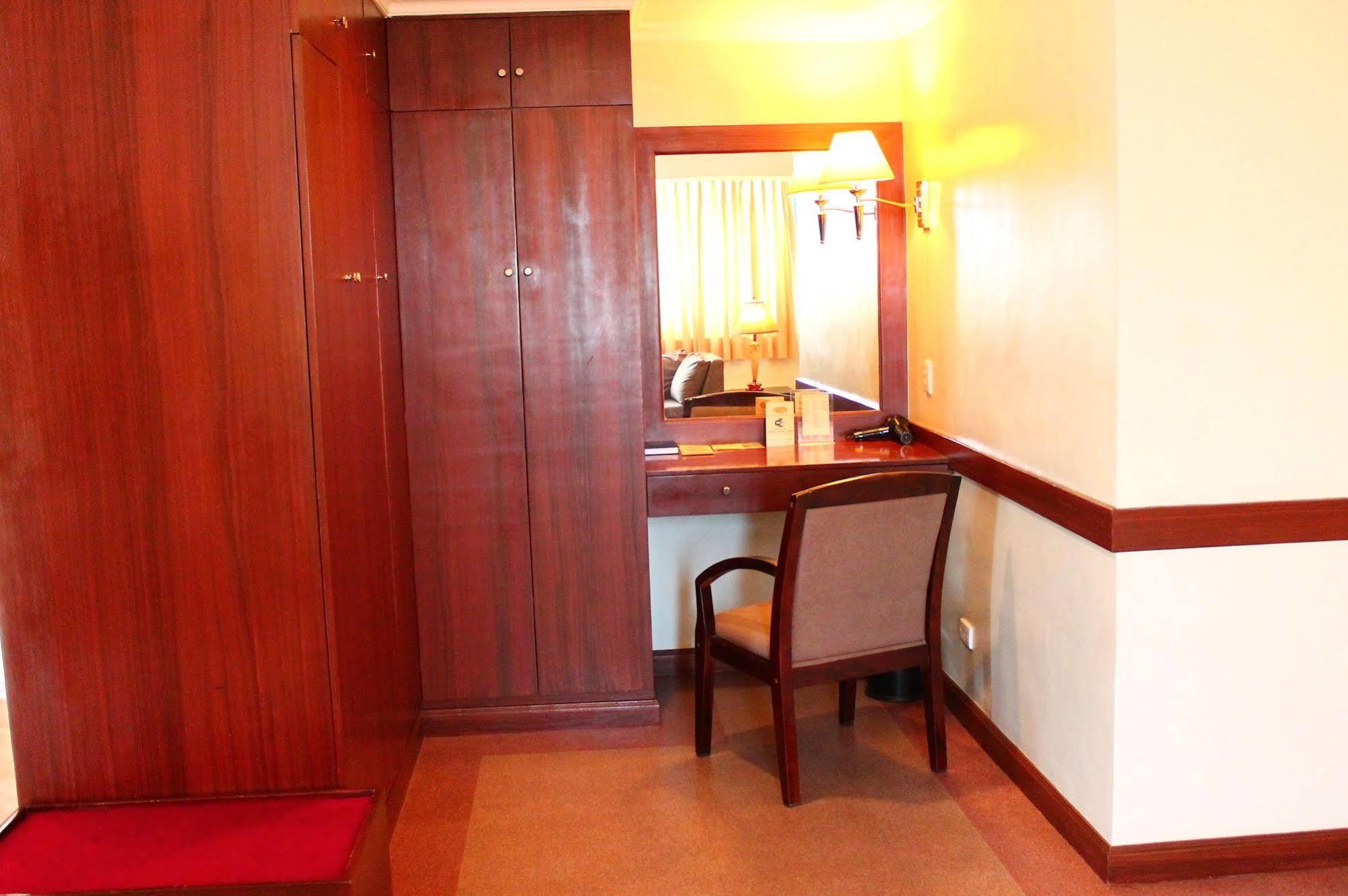 Iloilo Business Hotel Ngoại thất bức ảnh